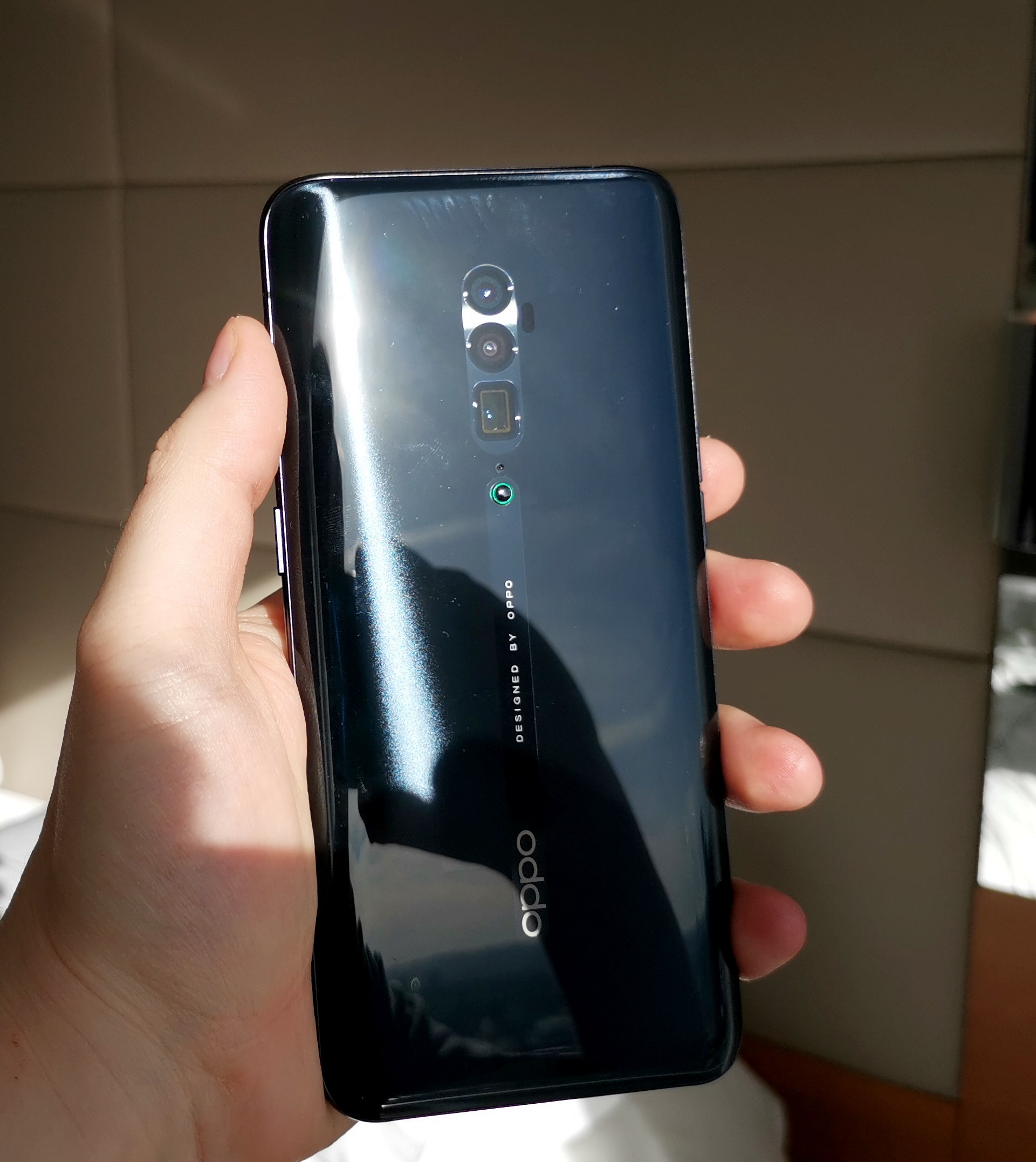 Hands On with the OPPO Reno 10x Zoom: 6.6-inch OLED with No Notch